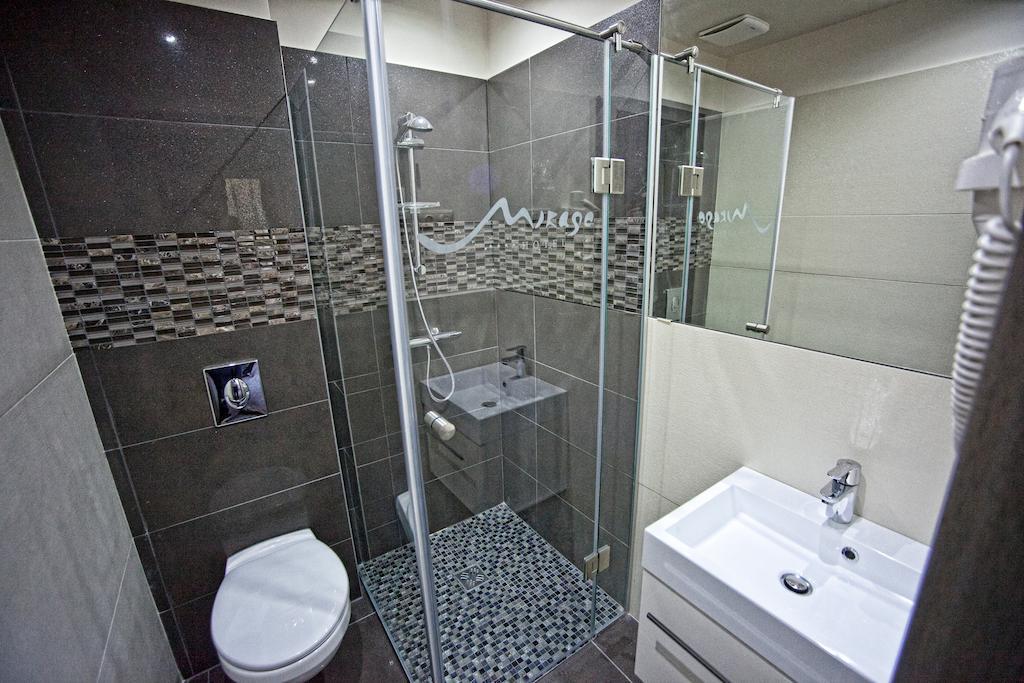 Mirage Hotel Sárvár Rum bild